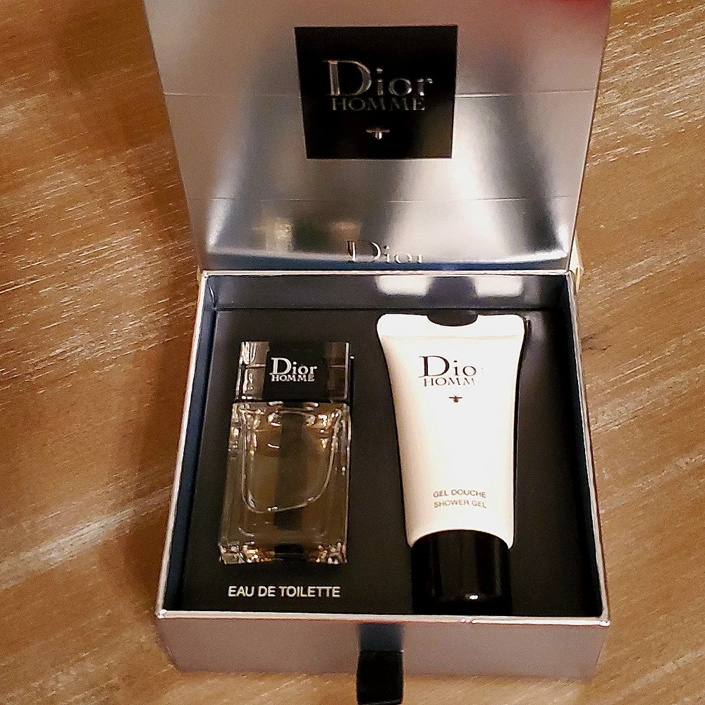 New in box never used DIOR HOMME set  shower gel deluxe travel Duo